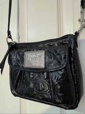 Vintage Y2K Coach Poppy Patent Leather Crossbody Bag Black Pink Interior-